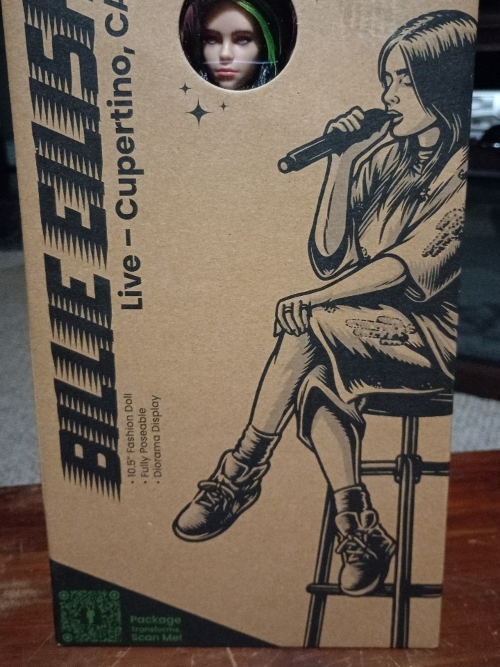 Live - Billie Eilish Cupertino Collector Doll (Green-Accented Hair)